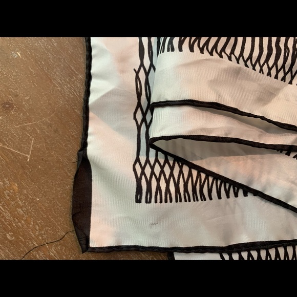 🎁Black and White Silky Scarf - Picture 3 of 3